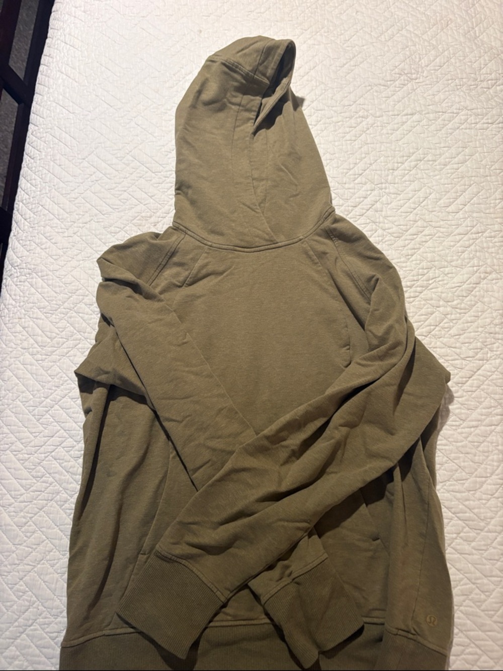 lululemon athletica olive knit pullover with logo patch